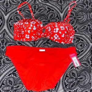 Swimsuit new size medium bottoms and size D/DD
